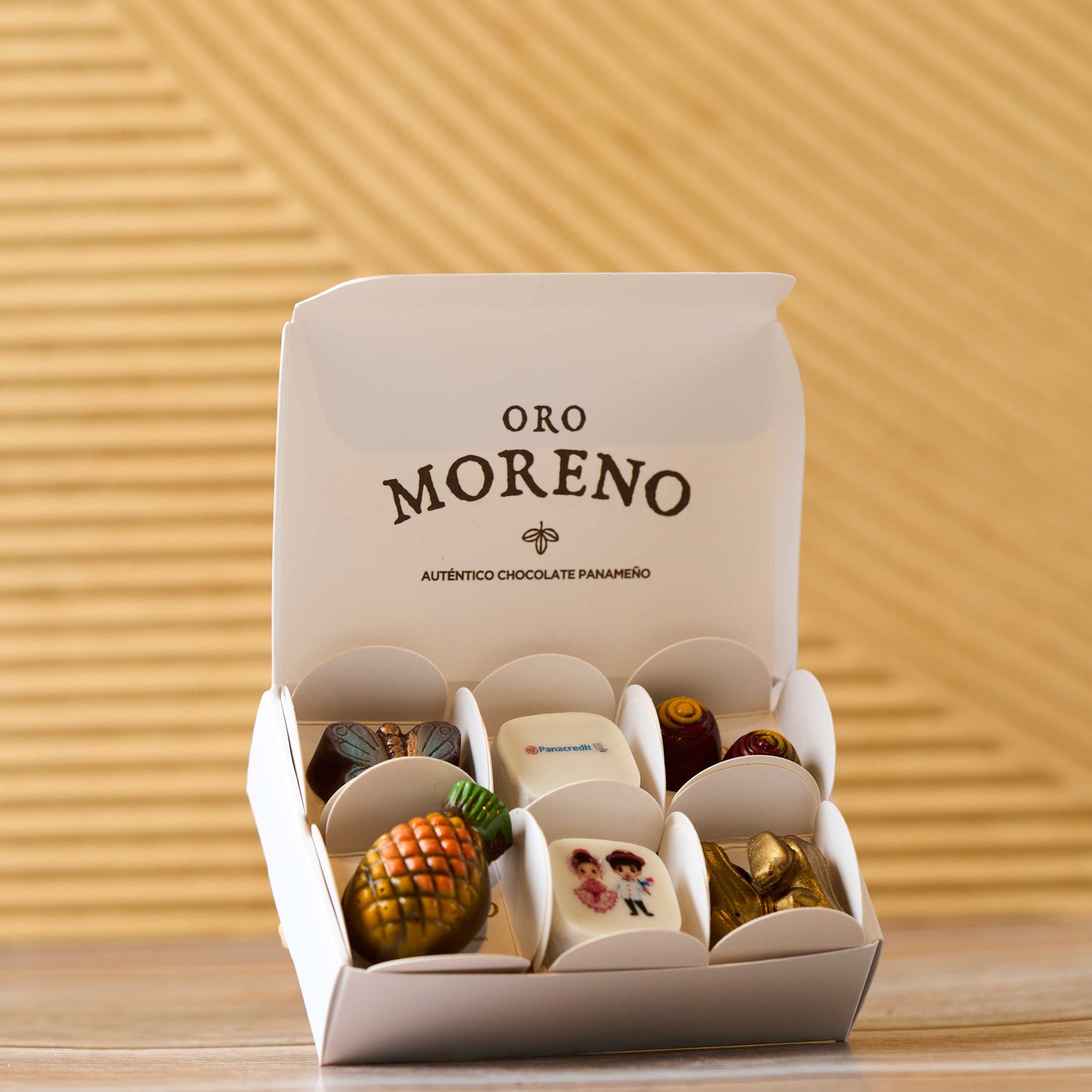 CAJA DE BOMBONES PERSONALIZADA + LAZO